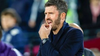 红牌争议+44年魔咒！曼联主场溃败藏三重败因！