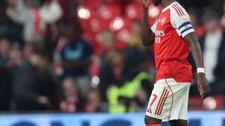 阿森纳昔日边锋伊沃比揭秘“聚光灯”魔咒：温格曾为派对事件严厉警告，豪门压力如何炼成？